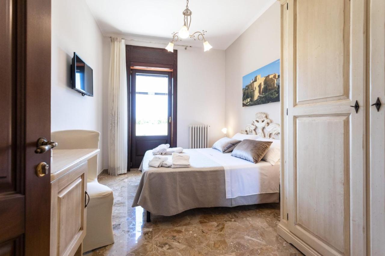 B&B Domus Japigia Ugento Exteriör bild